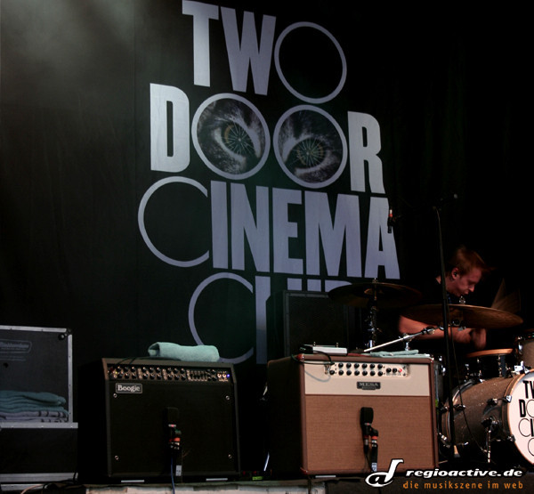 Two Door Cinema Club (live Immergut Festival, 2010)